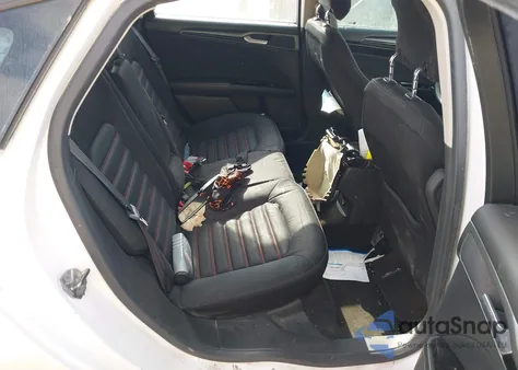 2013 Ford Fusion Se z USA, uszkodzony, nr VIN 3FA6P0HRXDR343192